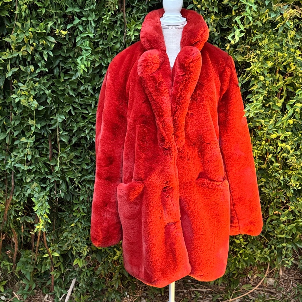APPARIS | Sophie Faux Fur Coat